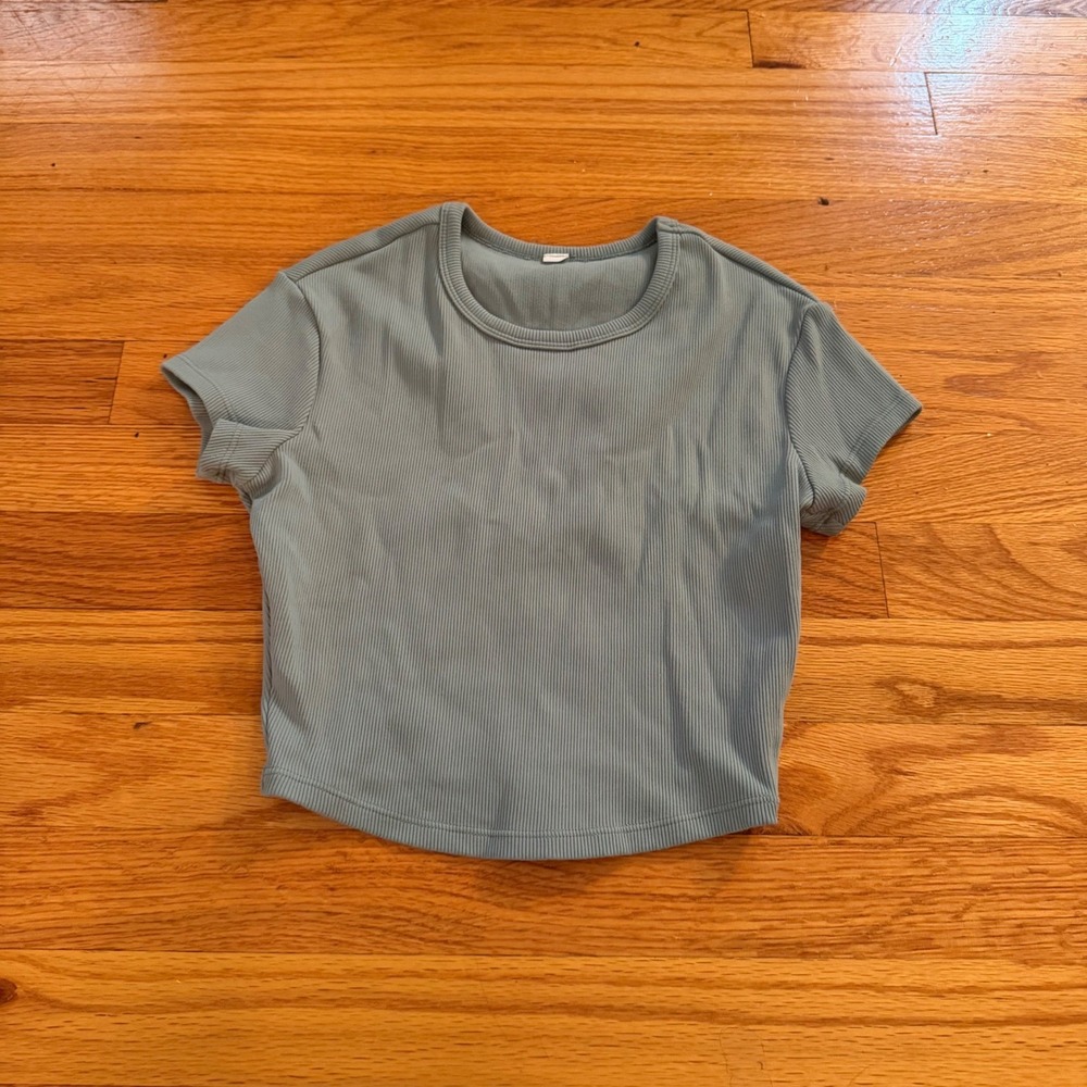 Alo Yoga Ribbed Short Sleeve Crop Top Size S/M Dusty Blue Athleisure